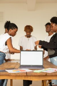 Read more about the article Crafting a Comprehensive Communications Plan for Your Company’s Project